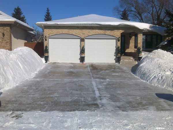 snow cleared driveway